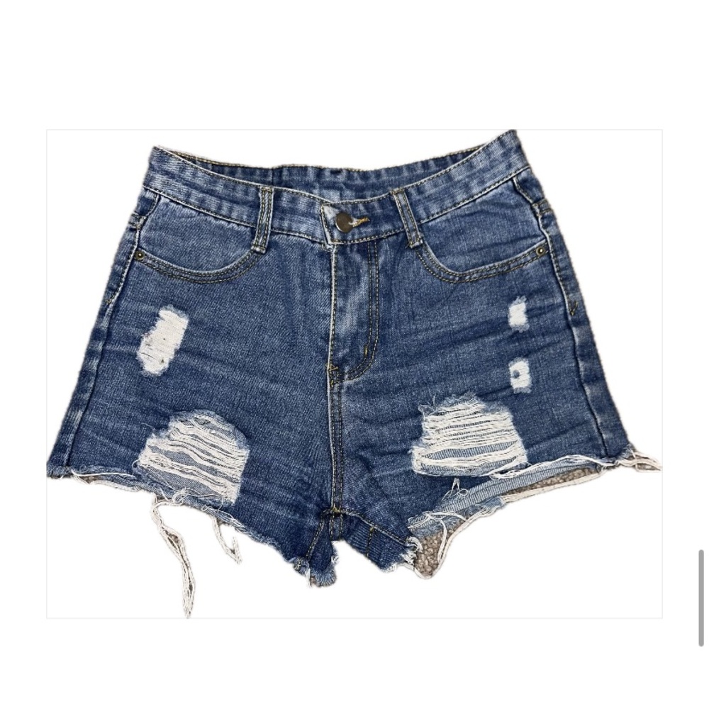 Denim shorts, size 4, cute but small fit, Colombian fabric.